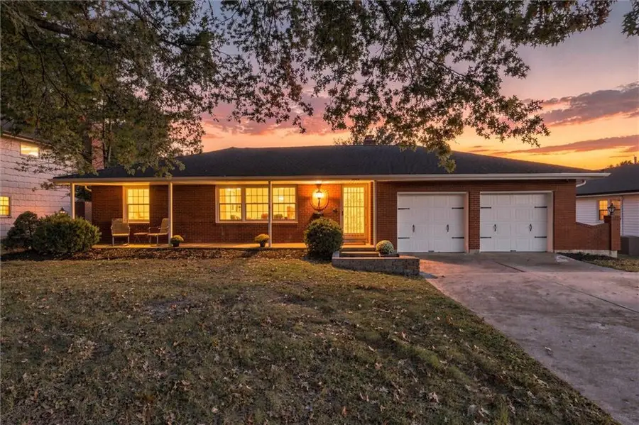 8528 Maywood Avenue, Raytown, MO 64138 - #2