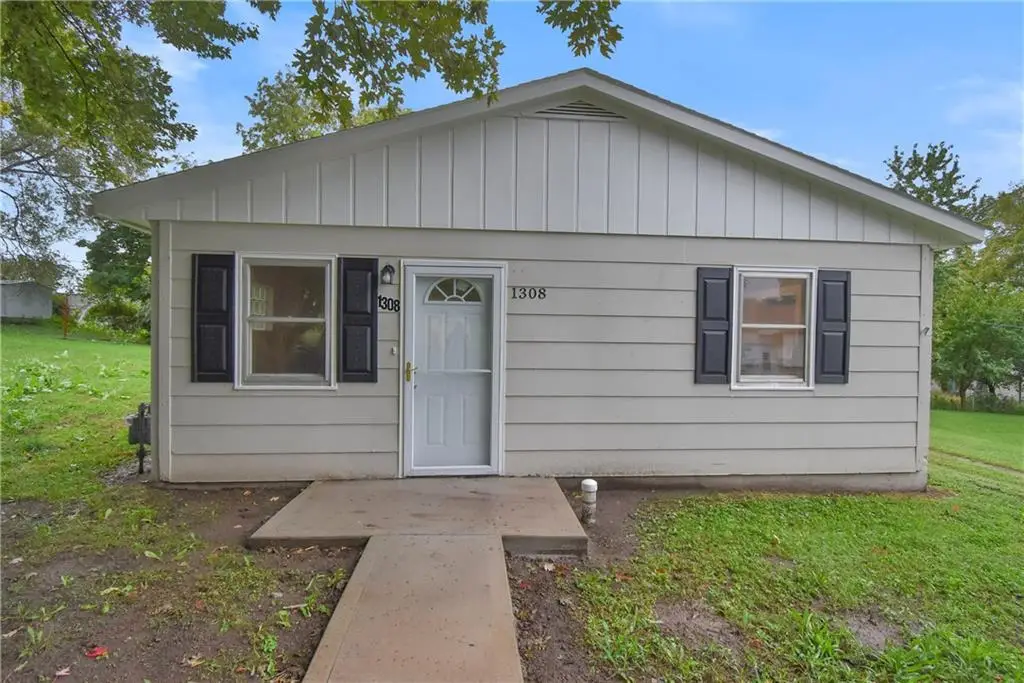 1308 L Street, Atchison, KS 66002 - #1