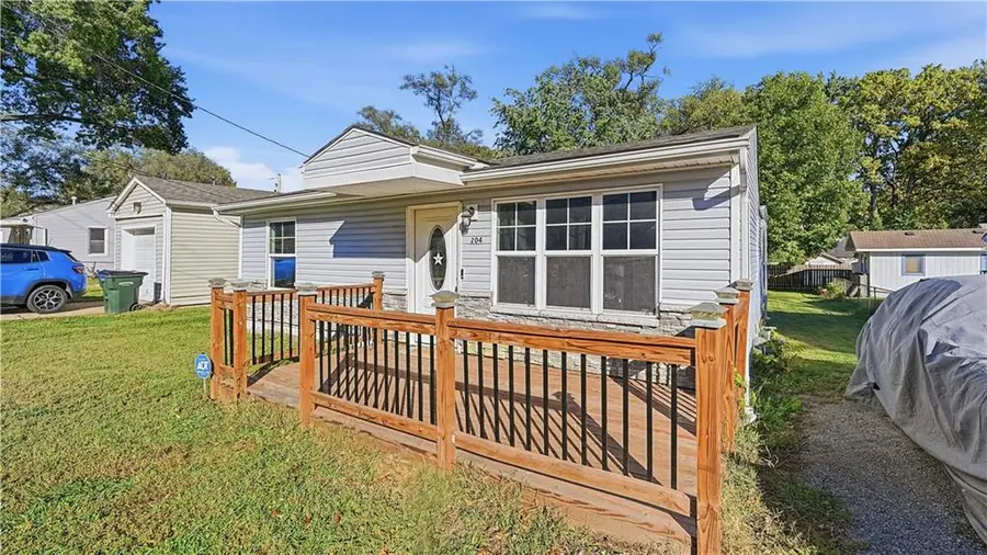204 N 17th Street, Leavenworth, KS 66048 - #3