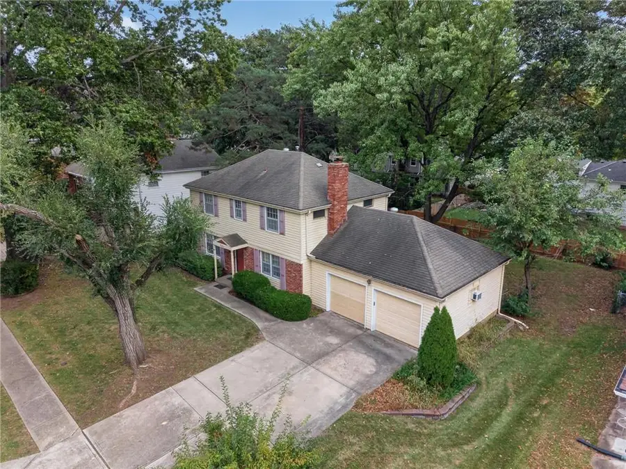 5701 W 97th Terrace, Overland Park, KS 66207 - #3