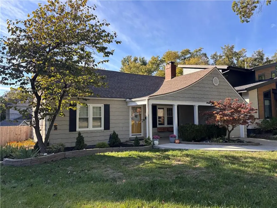 5924 Delmar Street, Fairway, KS 66205 - #2