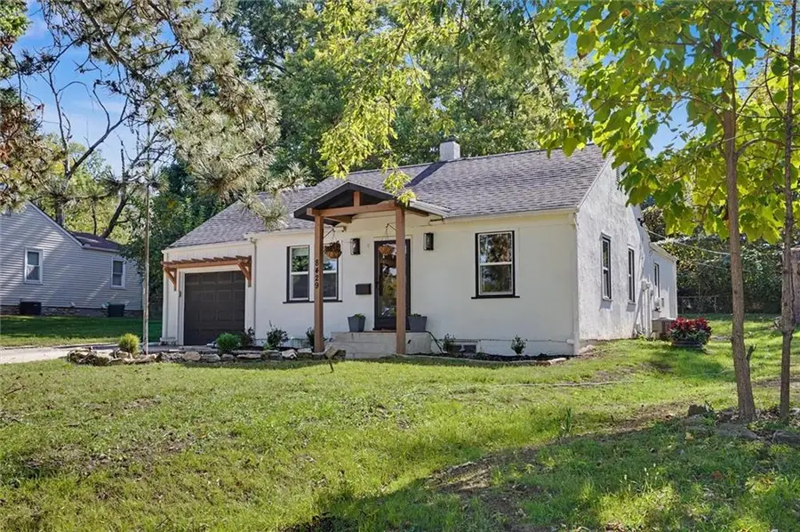 8429 W 54th Terrace, Merriam, KS 66202 - #3