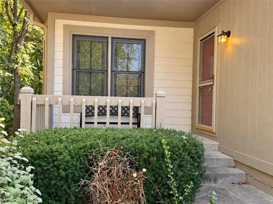2715 NE 74th Street, Gladstone, MO 64119 - #2