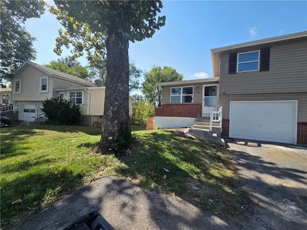 909 N Jan Mar Street, Olathe, KS 66061