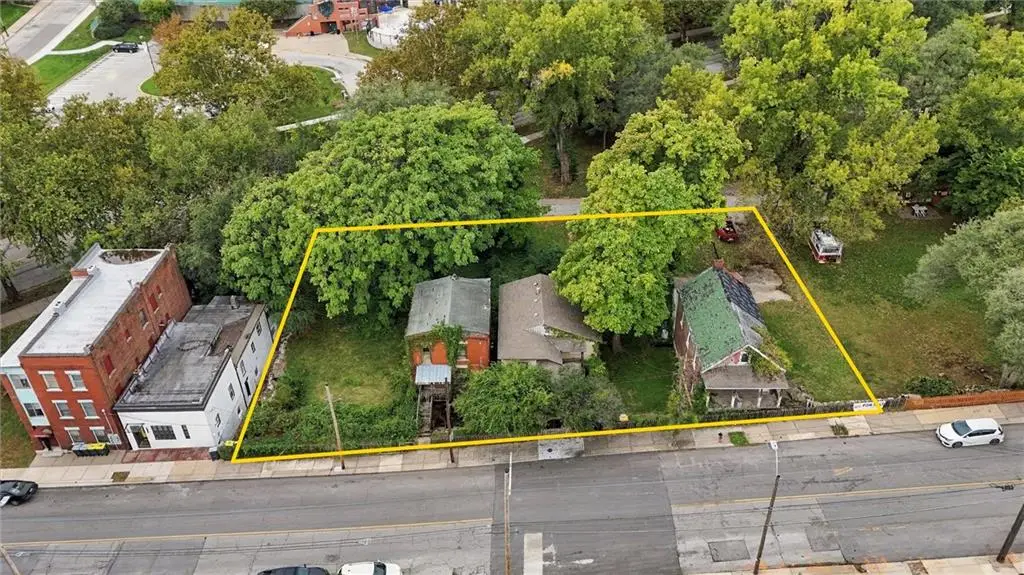 2018 Summit Street, Kansas City, MO 64108 - #1