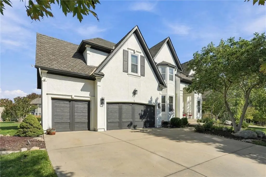 5712 W 146th Street, Overland Park, KS 66223 - #1