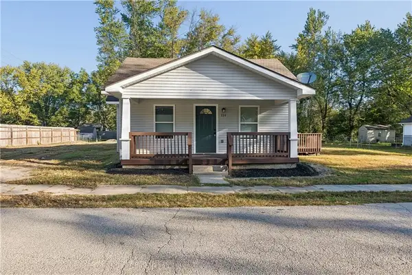 114 W 2nd Street, Garden City, MO 64747
