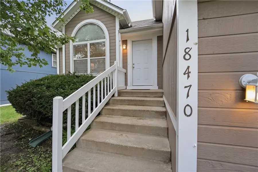 18470 W 161st Street, Olathe, KS 66062 - #2