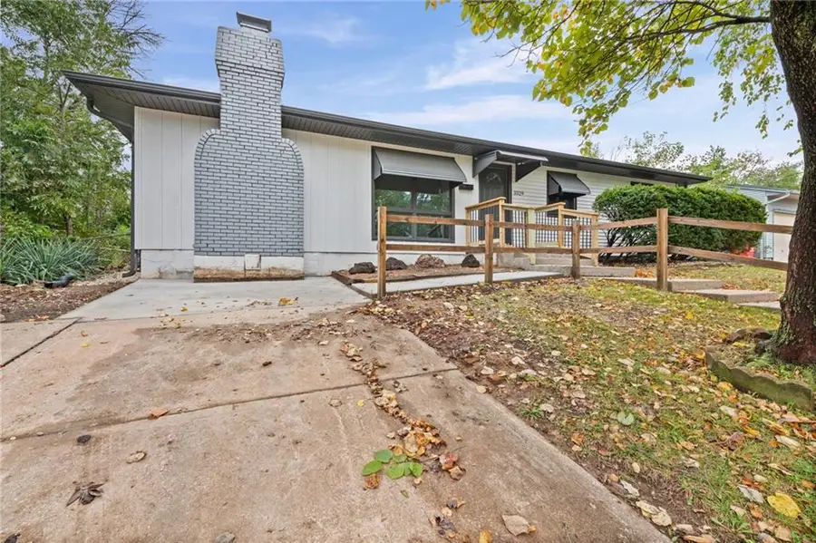3329 S Claremont Avenue, Independence, MO 64052 - #3