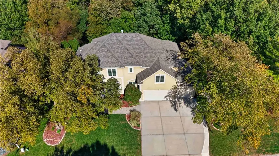 6119 S National Drive, Parkville, MO 64152 - #2