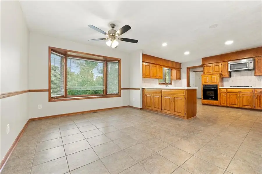 17422 W 70th Street, Shawnee, KS 66217 - #3