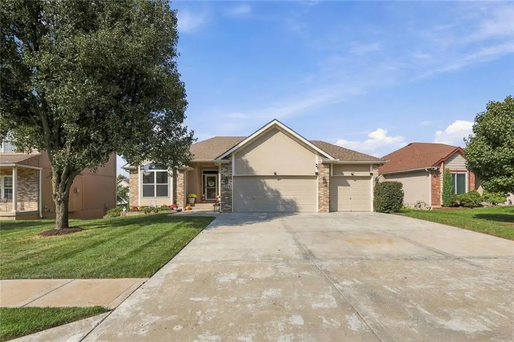 11226 N Belleview Avenue, Kansas City, MO 64155 - #1