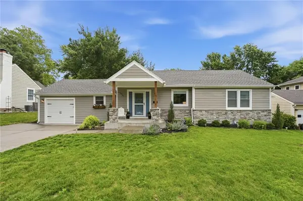 5927 Mission Road, Fairway, KS 66205