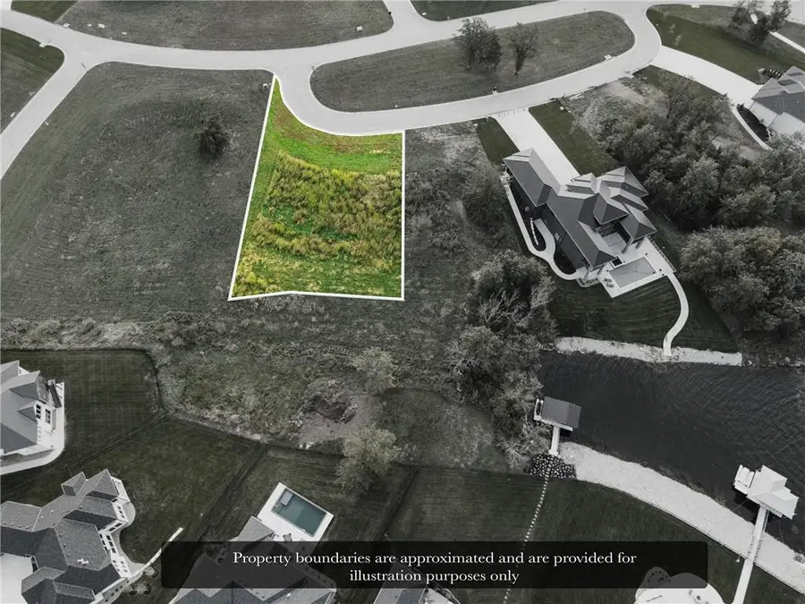 18 Tomahawk Circle, Lees Summit, MO 64081 - #3