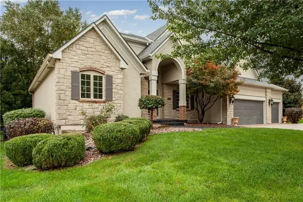 205 SW Lewis Court, Lee's Summit, MO 64081