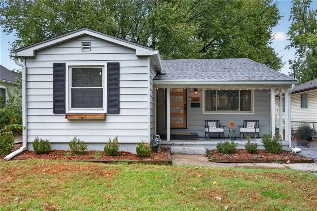 108 E 79th Terrace, Kansas City, MO 64114 - #1