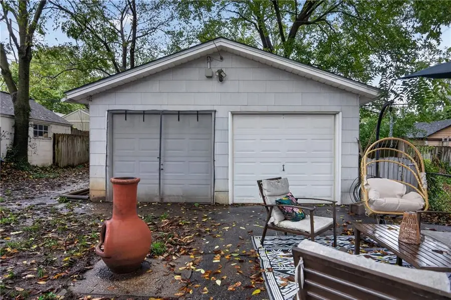 108 E 79th Terrace, Kansas City, MO 64114 - #3