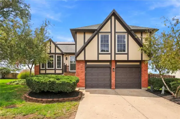 12604 Fountain Lake Drive, Grandview, MO 64030