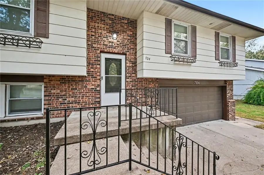 704 N 20th Street, Leavenworth, KS 66048 - #2