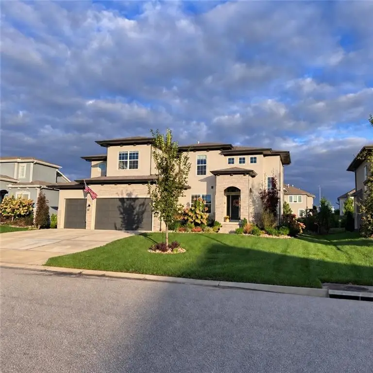 2118 NW Killarney Lane, Lees Summit, MO 64081 - #1