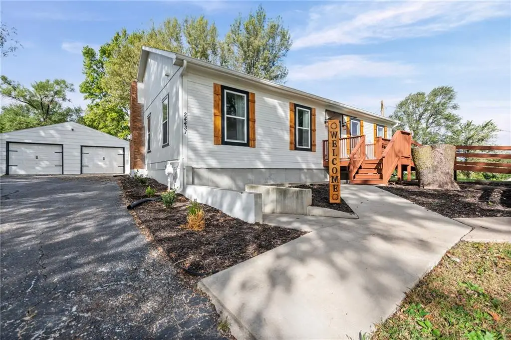 24431 139th Street, Leavenworth, KS 66048 - #1