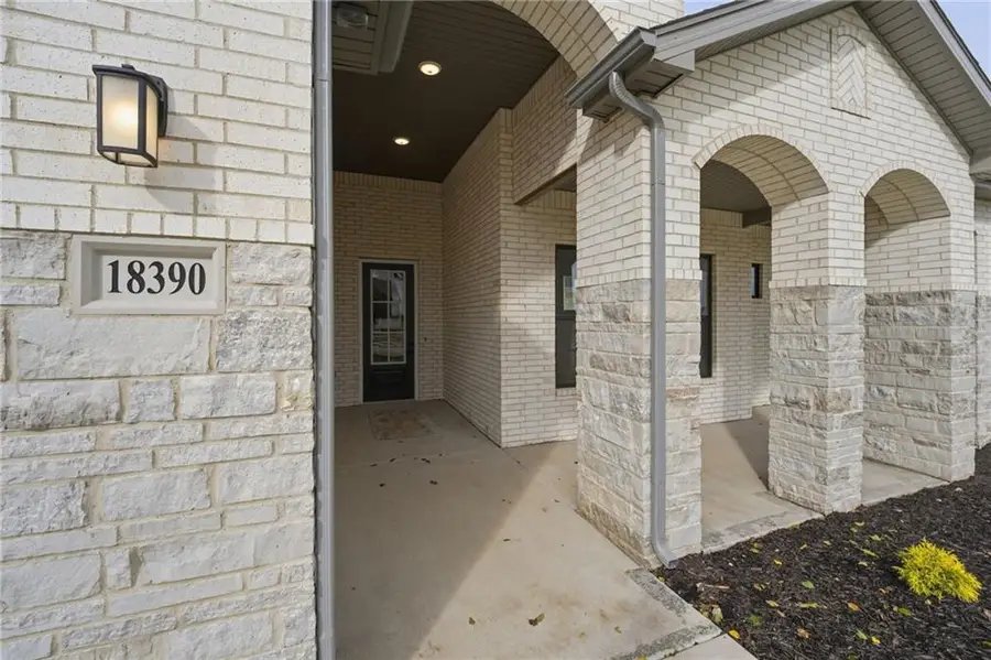 18390 W 195th Street, Spring Hill, KS 66083 - #3