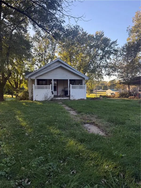 8400 Se King Hill Road, St Joseph, MO 64504
