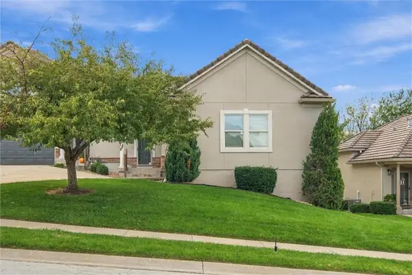 811 NE Lone Hill Drive, Lee's Summit, MO 64064
