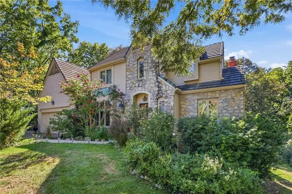 12414 Summit Street, Kansas City, MO 64145