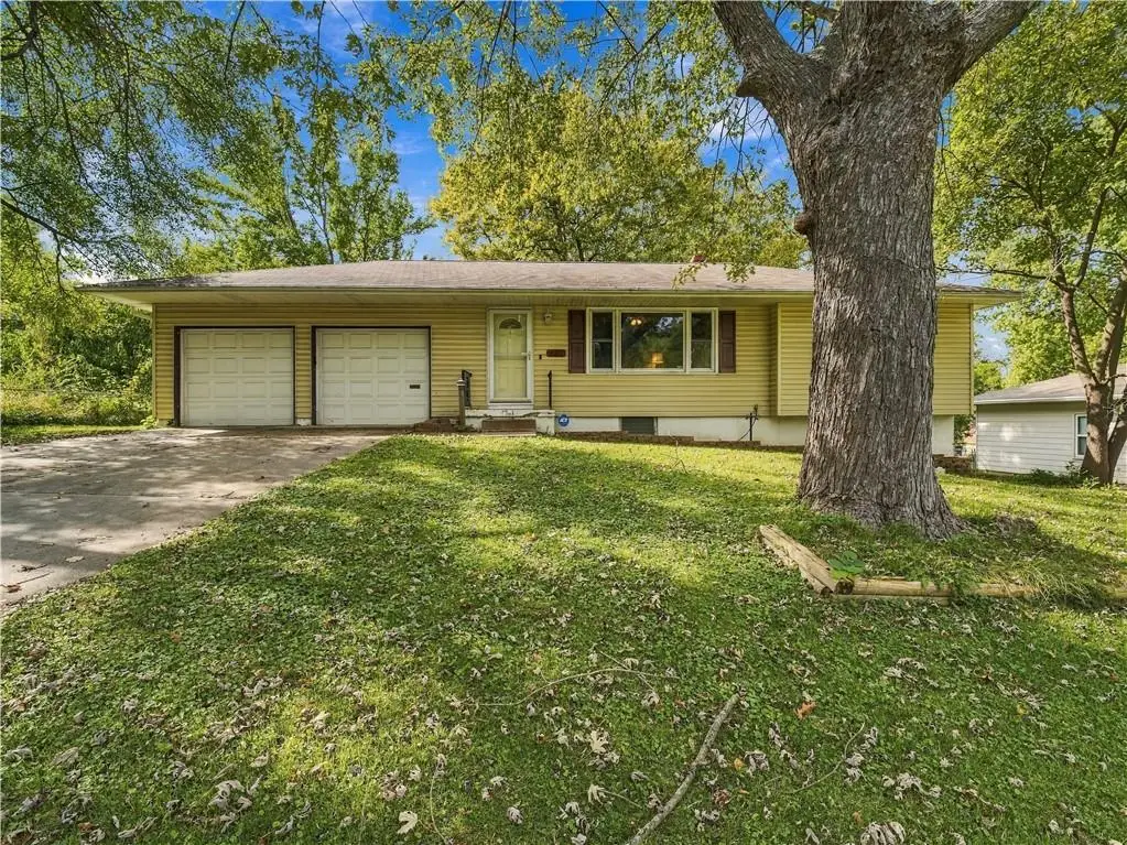 8314 Kentucky Avenue, Raytown, MO 64138 - #1