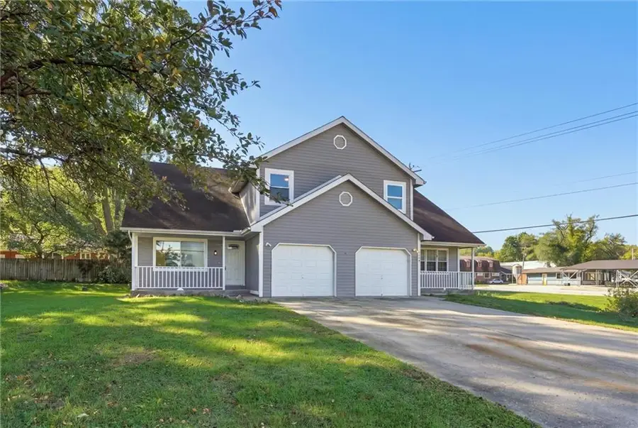 307A E Main Street, Smithville, MO 64089 - #2