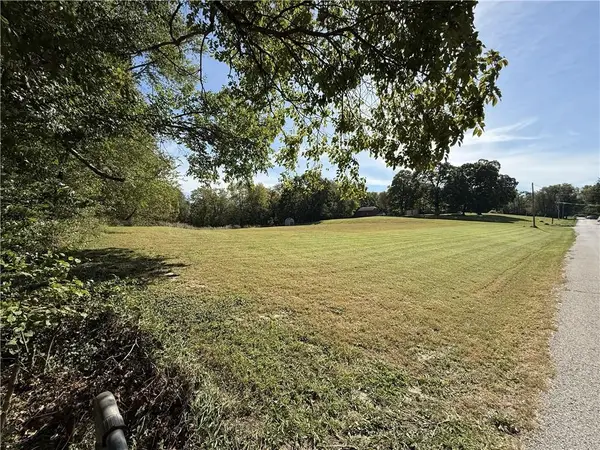 5701 Pleasant Avenue, St Joseph, MO 64503