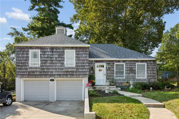 1513 NE Englewood Road, Kansas City, MO 64118