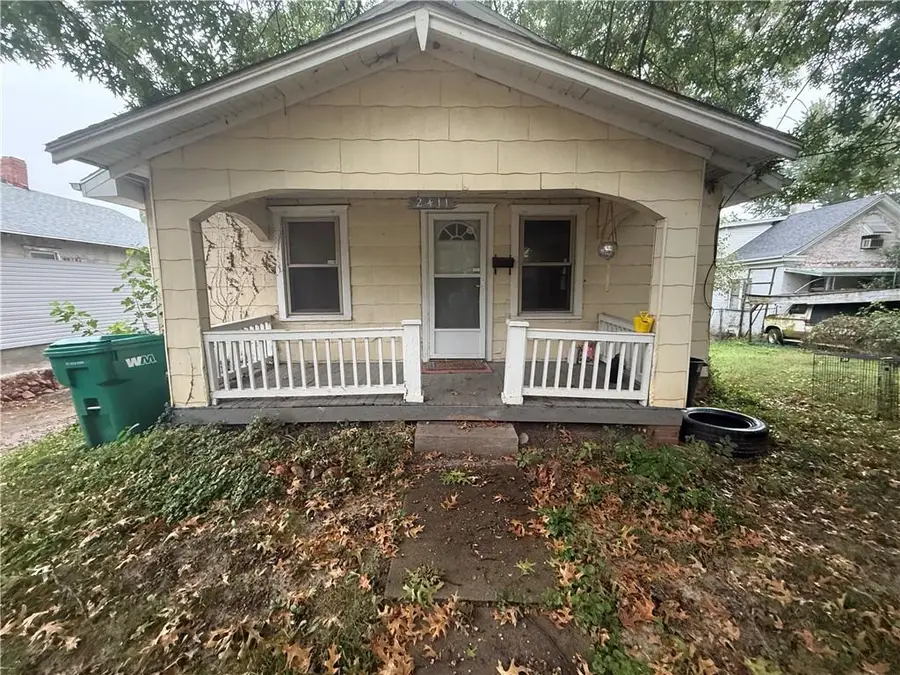2411 S 28th Street, Saint Joseph, MO 64503 - #2