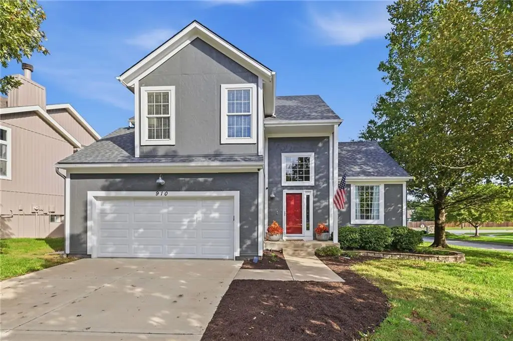 910 W Elizabeth Street, Olathe, KS 66061 - #1