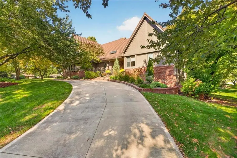 12711 Sagamore Road, Leawood, KS 66209 - #2