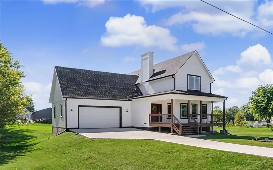 318 E 8th Street, Wellsville, KS 66092 - #2