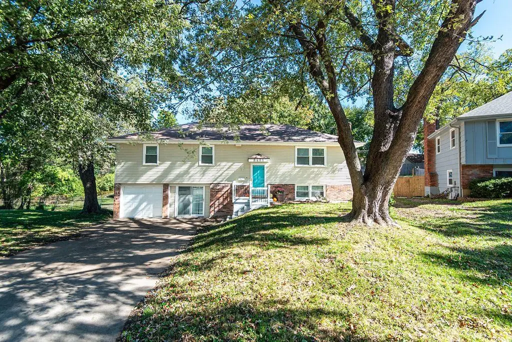 8401 Arlington Avenue, Raytown, MO 64138 - #1