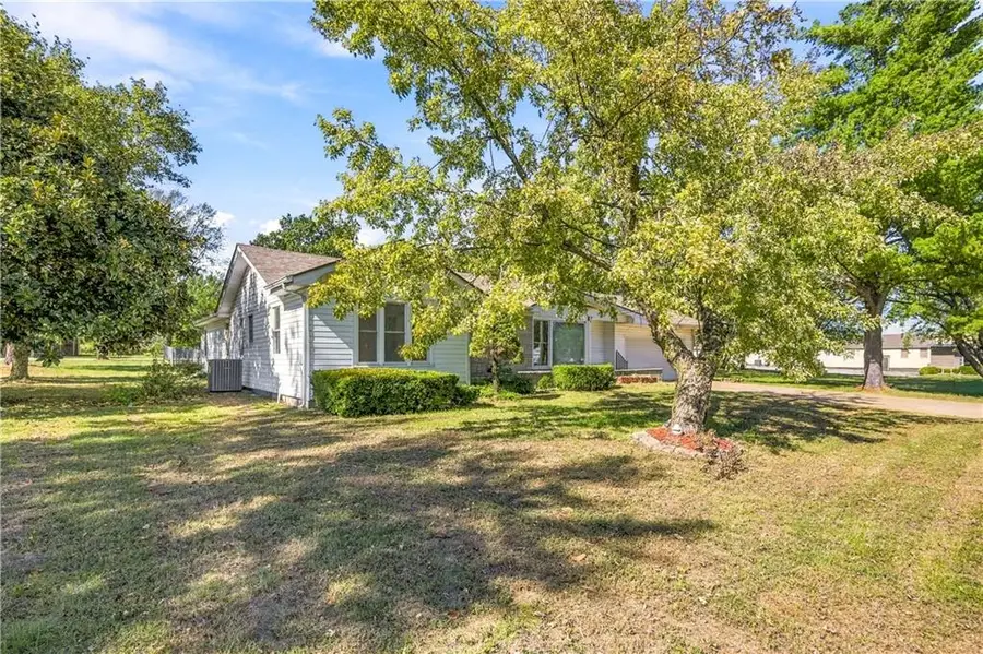 1220 S State Line Road, Galena, KS 66739 - #2