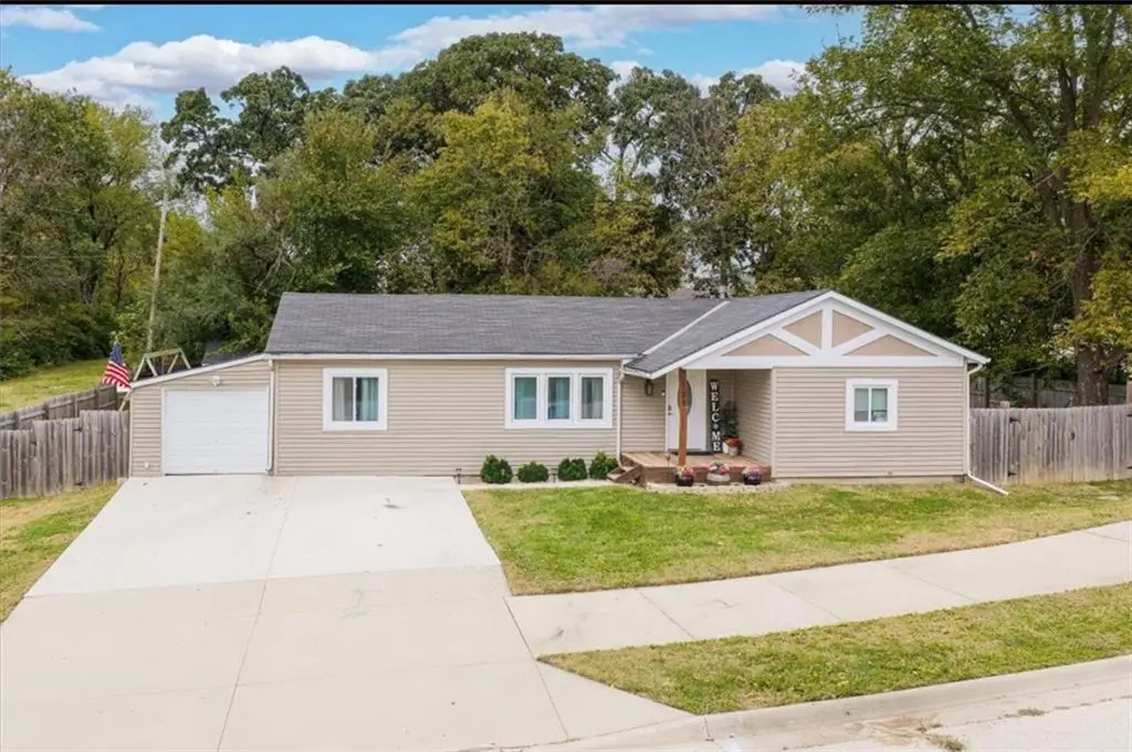 102 W Kansas Avenue, Lansing, KS 66048 - #1