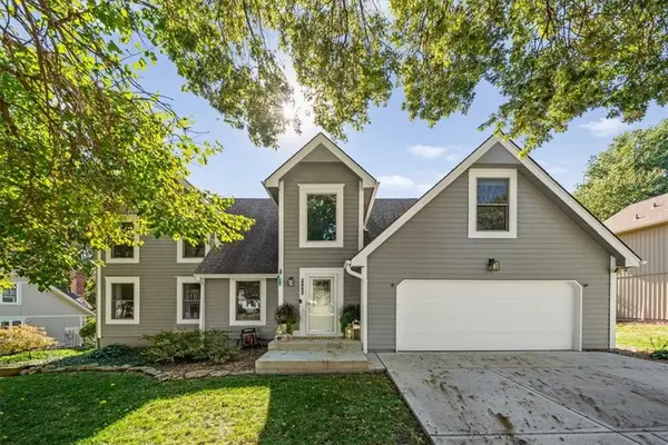 13415 W 105th Terrace, Overland Park, KS 66215
