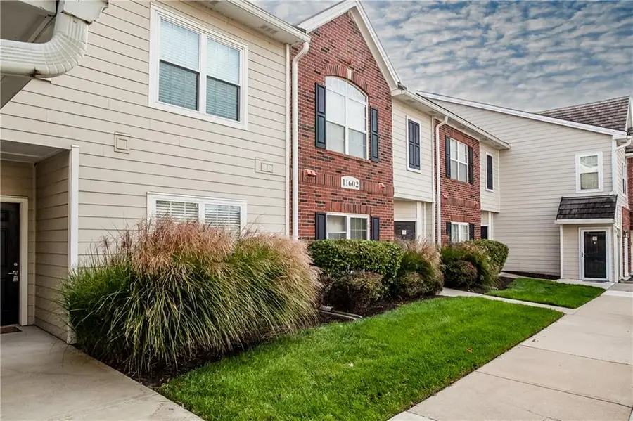 11602 Tomahawk Creek Parkway #D, Leawood, KS 66211 - #2