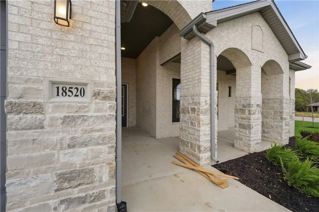 18520 W 195th Street, Spring Hill, KS 66083 - #1