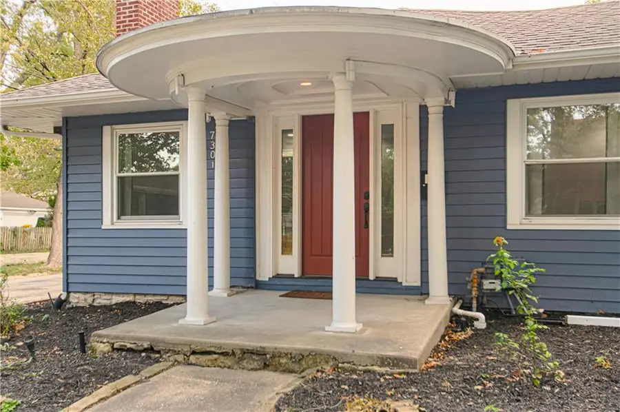7301 Summit Street, Kansas City, MO 64114 - #2
