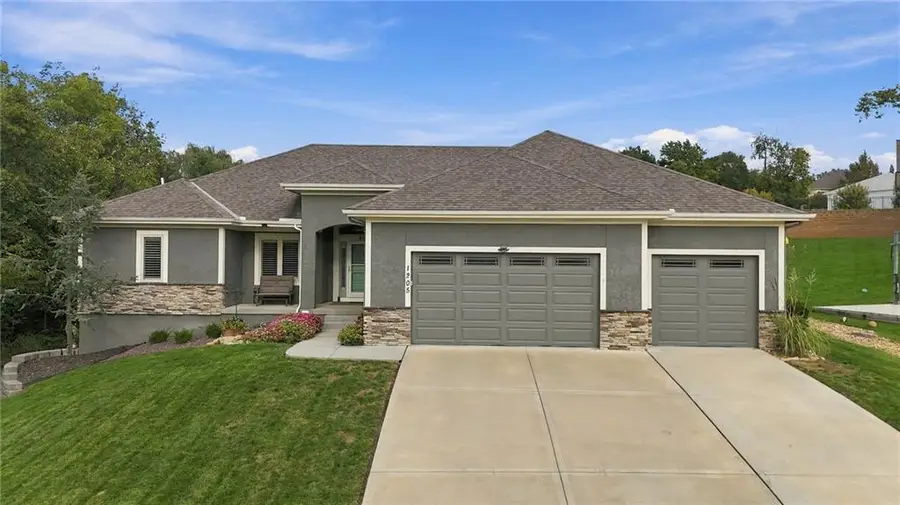 1205 SE Woodbine Drive, Blue Springs, MO 64014 - #2