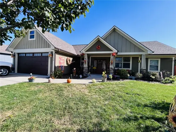 509 SW Russell Street Sw, Oak Grove, MO 64075