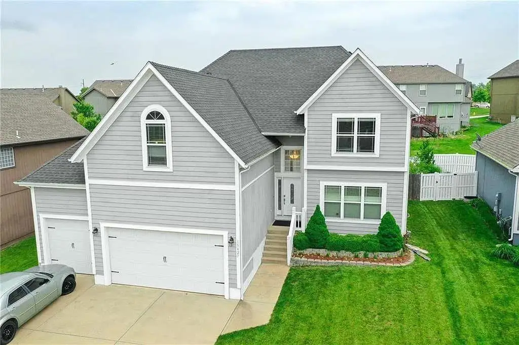 15427 S Greenwood Street, Olathe, KS 66062 - #1