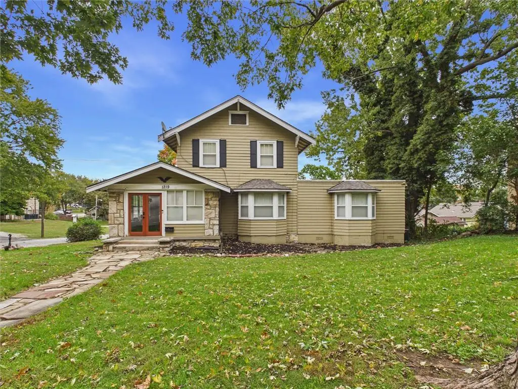 1219 N 19th Street, Kansas City, KS 66102 - #1