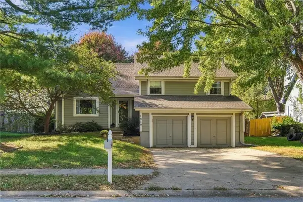 1819 S Stagecoach Drive, Olathe, KS 66062