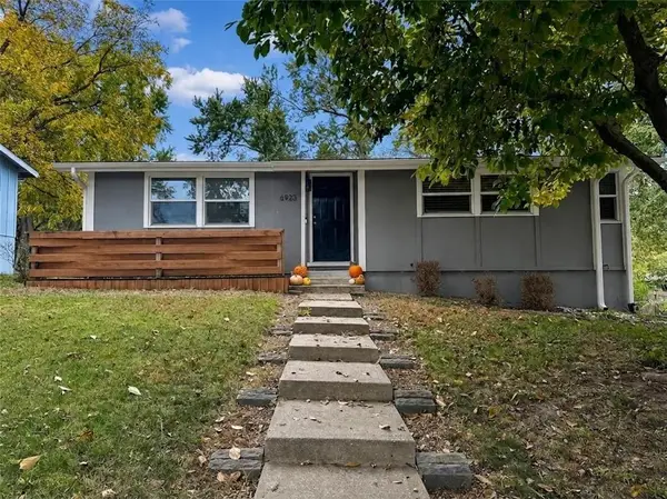 6923 NW 78th Street, Kansas City, MO 64152
